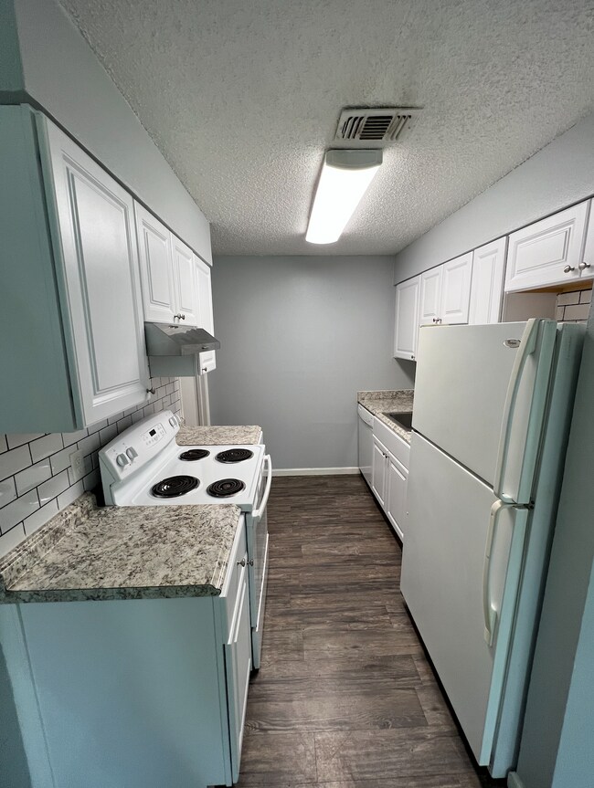 Foto del edificio - 303 Haeckerville Rd