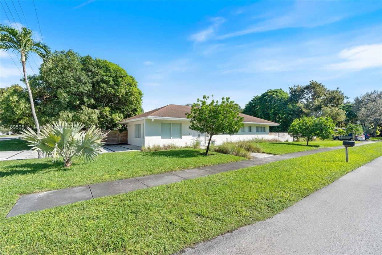 Primary Photo - 8121 SW 97th Terrace