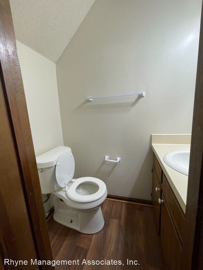 Building Photo - 2 br, 1.5 bath House - 1434 Kent Road