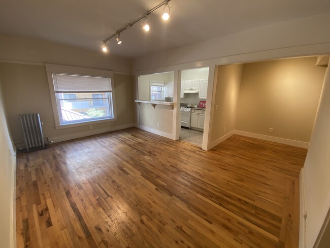 Foto del interior - Raymond Investments LLC.