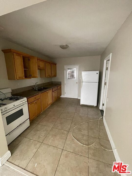 Foto del edificio - 244 E 49th St