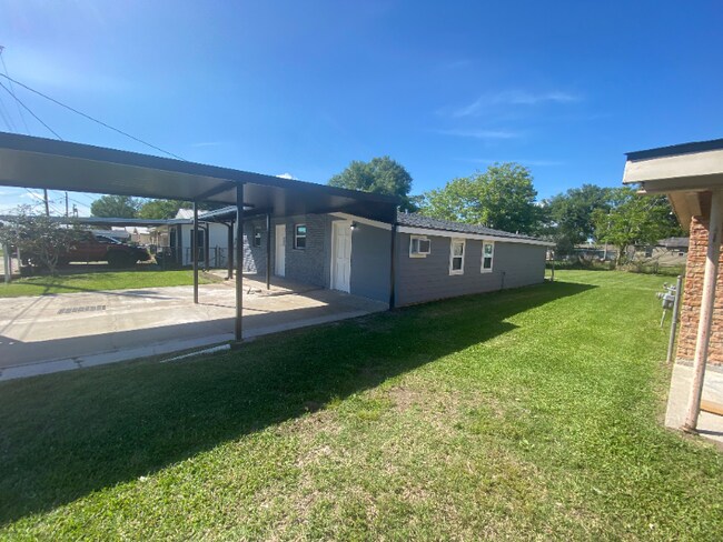 Foto del edificio - 414 Fieldcrest Dr