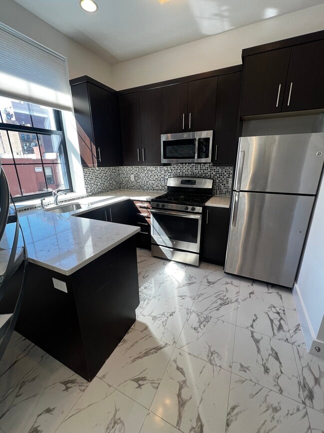 Foto del edificio - 2575 22nd St