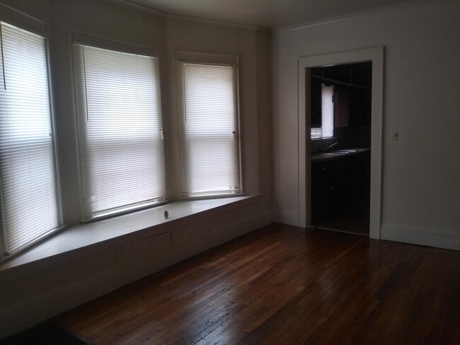 Building Photo - 1717 Bellevue Ave