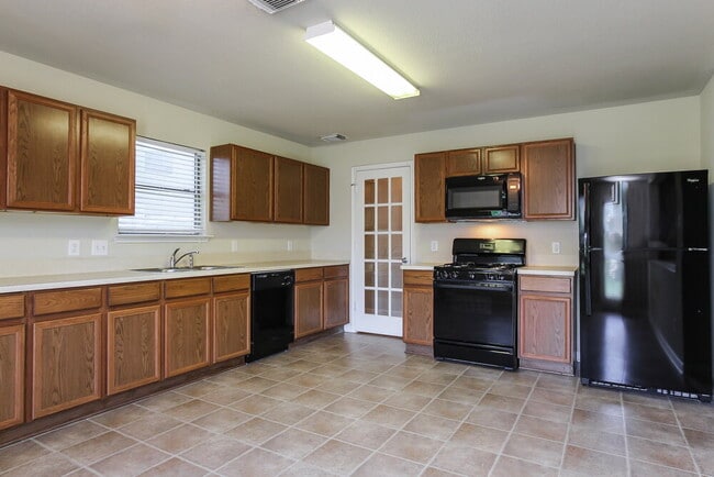 Building Photo - 15602 Clarks Fork Ct