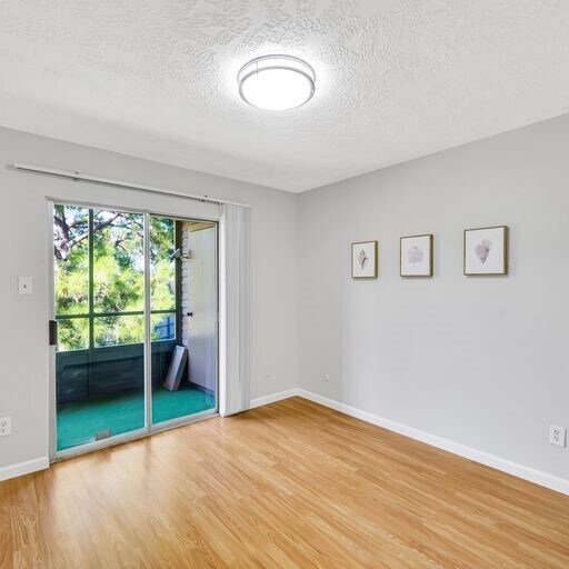 Foto del edificio - 10555 Turtlewood Ct