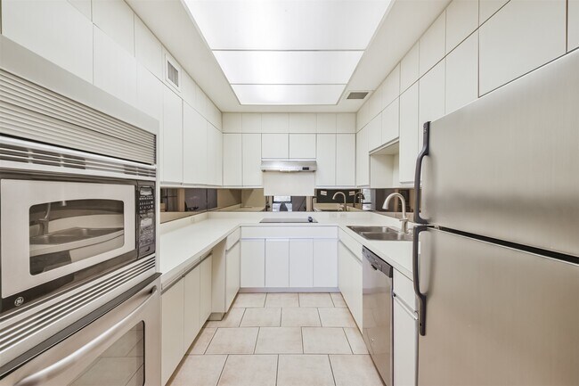 Foto del edificio - 5100 San Felipe St