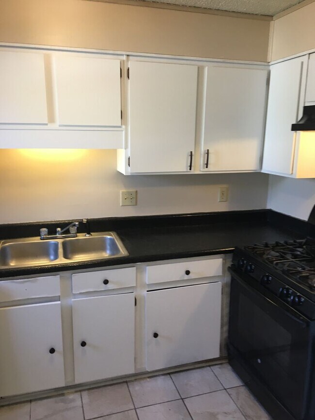 Foto del edificio - 2 Bedroom 2.5 Bath Townhome in Spicewood Townhome Community