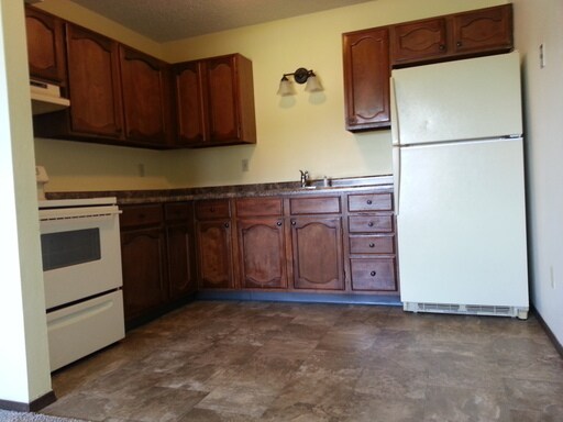Building Photo - 1653 Carriage Hill Dr