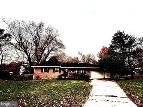 Building Photo - 5 Charen Ct
