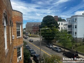 Building Photo - 270 Bowdoin St