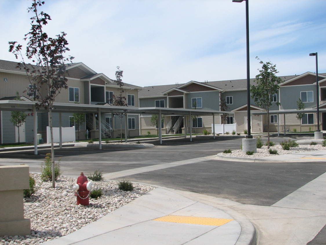 Primary Photo - Rushmore Apartments