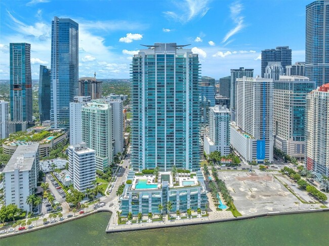 Foto del edificio - 1331 Brickell Bay Dr