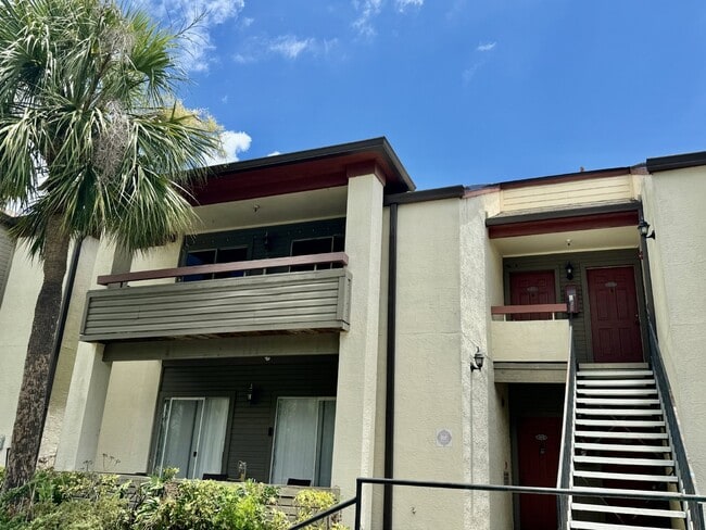 "Charming 1-Bedroom Retreat in St. Petersburg - Modern Comfort with 729 Sq Ft of Cozy Living!" - "Charming 1-Bedroom Retreat in St. Petersburg - Modern Comfort with 729 Sq Ft of Cozy Living!" Apartment