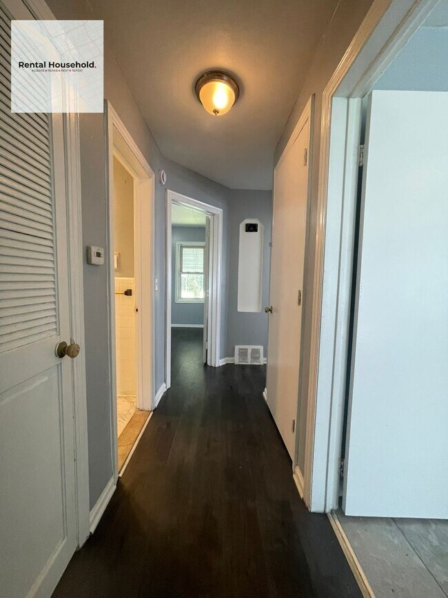 Foto del edificio - Cozy 3-Bedroom Bungalow for Rent: A Perfect Place to Call Home (SECTION 8-Preferred)