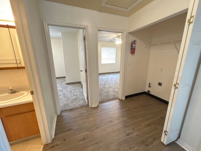 Foto del edificio - Cedar Blvd Home For Rent!!