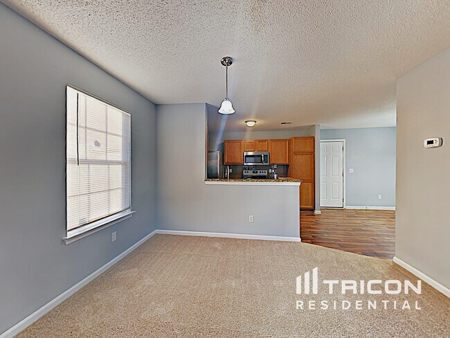 Building Photo - 208 E Waverly Pl Ct