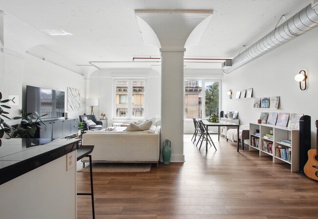Foto del edificio - 300 NW 8th Ave