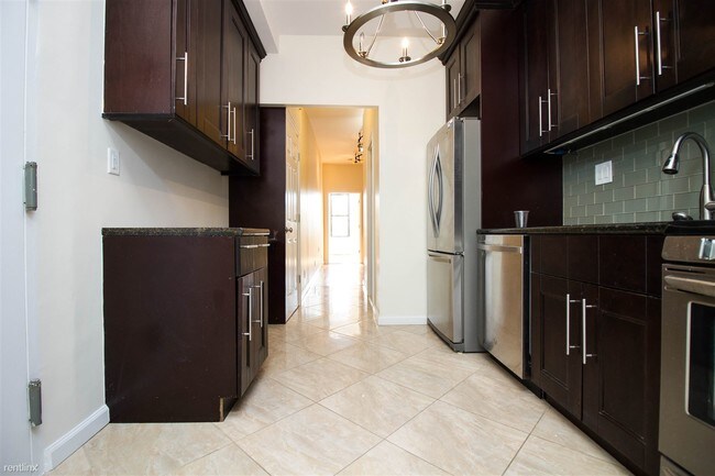 Foto del edificio - 583 Seneca Ave