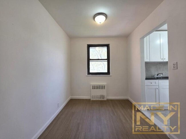 Building Photo - 2 bedroom in FRESH MEADOWS NY 11365