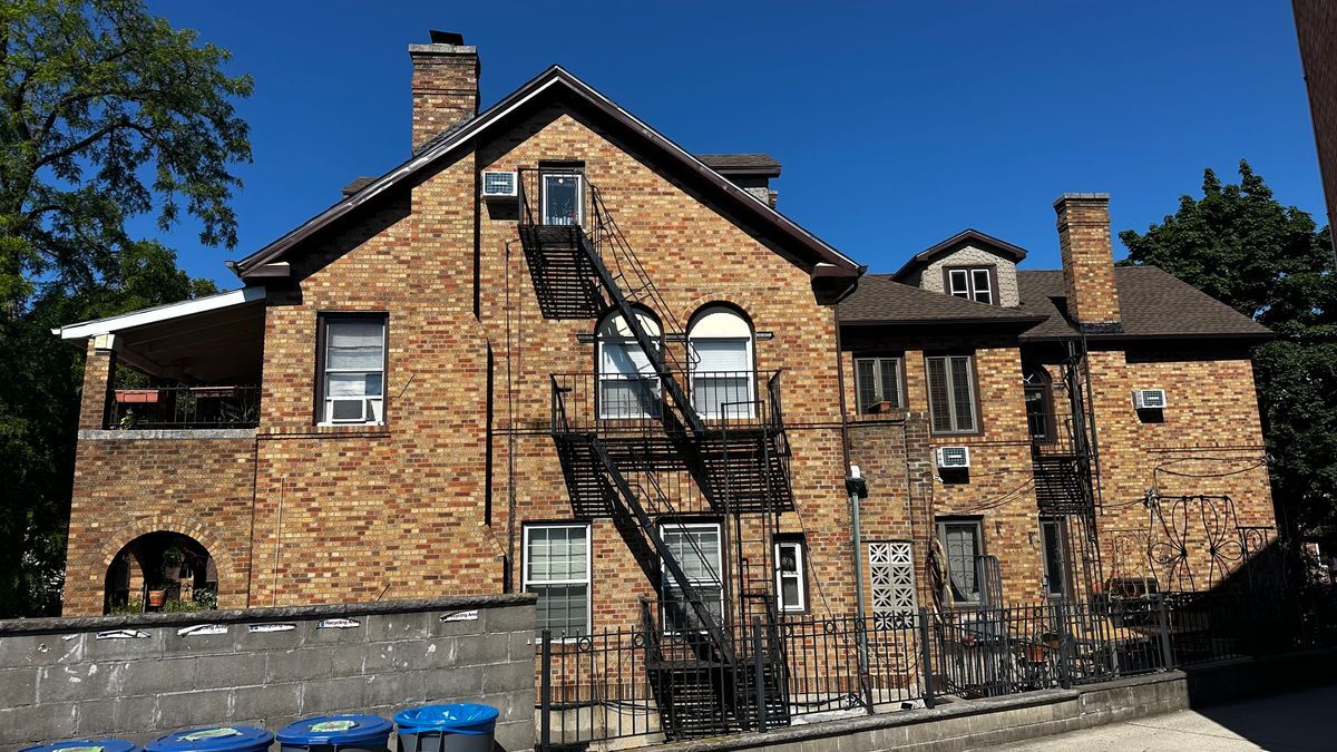 Building Photo - 3212 Cambridge Ave