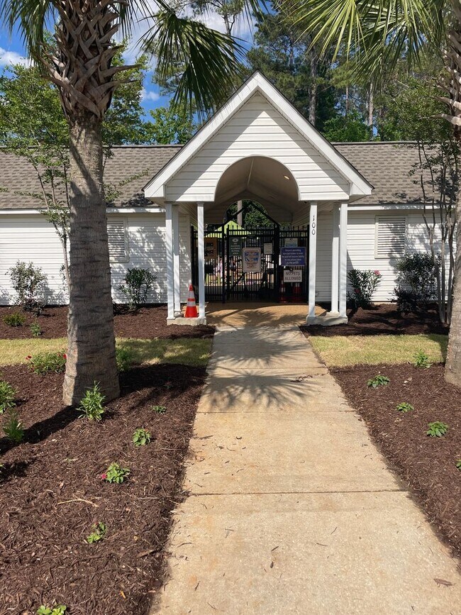 Building Photo - Spacious 4BR Town House in Goose Creek