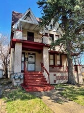 Building Photo - 7424 Wykes St