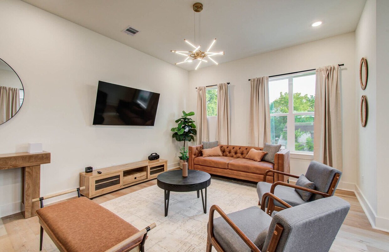 Foto principal - 3311 Daphne St