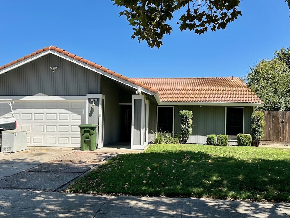 Primary Photo - single story 3 bedroom 2 bathroom