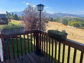 Building Photo - 2320 W Foothills Dr