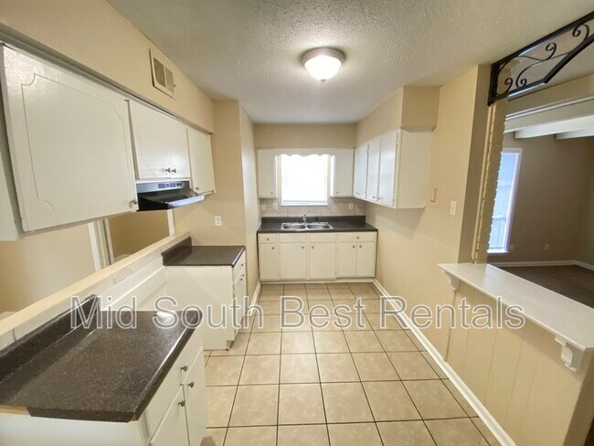 Building Photo - 4146 Forest View Dr