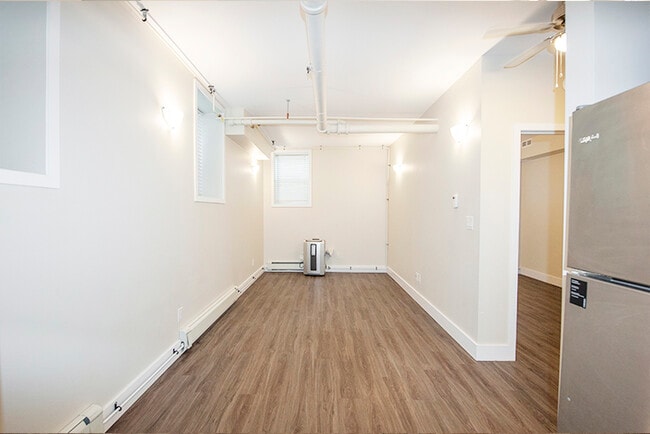 Photo du bâtiment - 834 Grosvenor Av