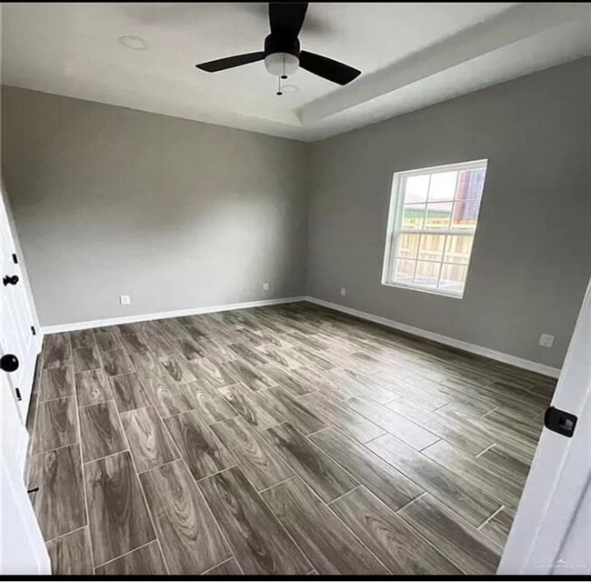 Building Photo - 446 W 5th St