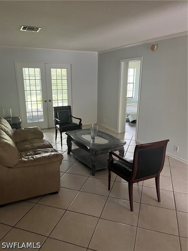 Foto del edificio - 5379 Treetops Dr