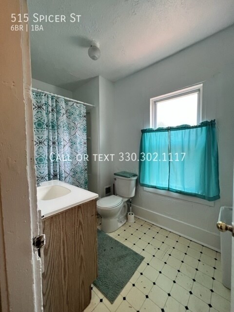 Building Photo - HUGE 6 bedroom home for rent - Akron U area