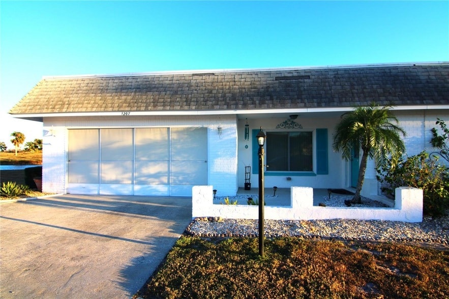 Photo - 1207 Lakehouse Court Unit 1207