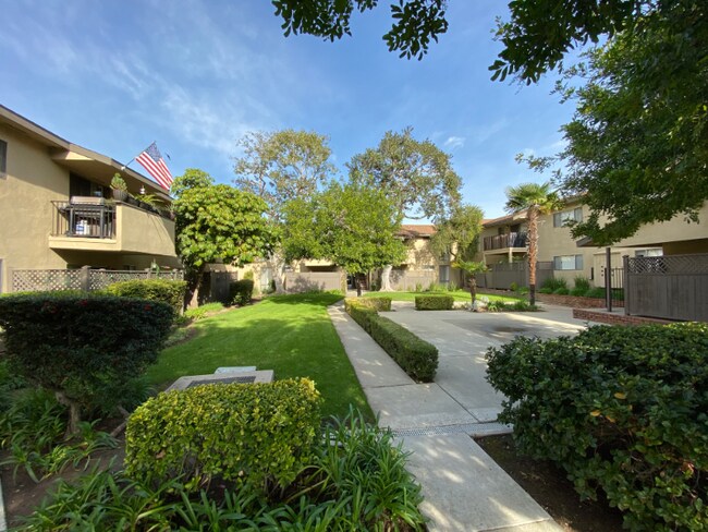 Building Photo - 301 N San Dimas Canyon Rd