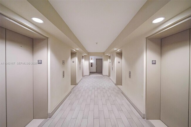 Foto del edificio - 1750 N Bayshore Dr