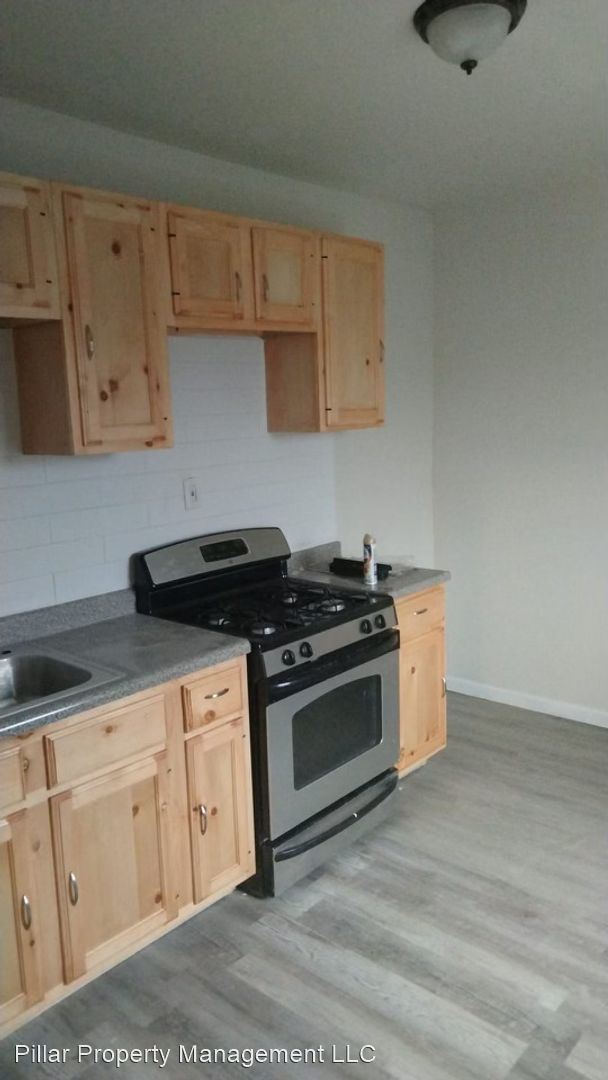 Foto del edificio - 3 br, 1 bath House - 20 Morton Avenue