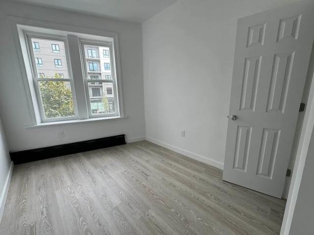 Foto del edificio - 2 bedroom in BROOKLYN NY 11230