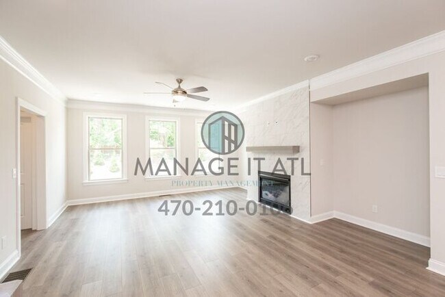 Foto del edificio - Elegant 4 bedroom Townhome in Chamblee close to I-85