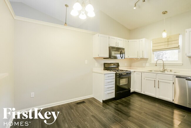 Building Photo - 6560 Springview Dr