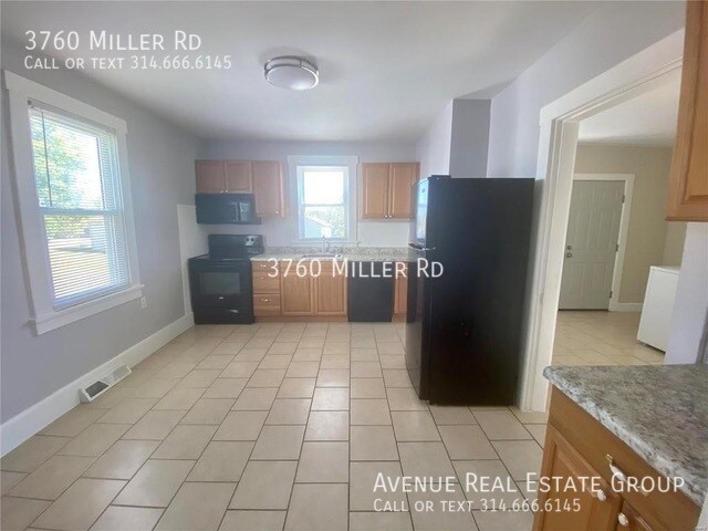 Building Photo - 3760 Miller Rd