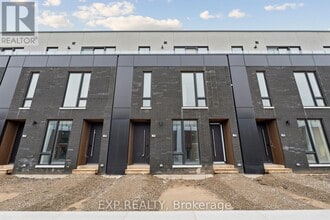 Building Photo - 112 EVERETT Cmn