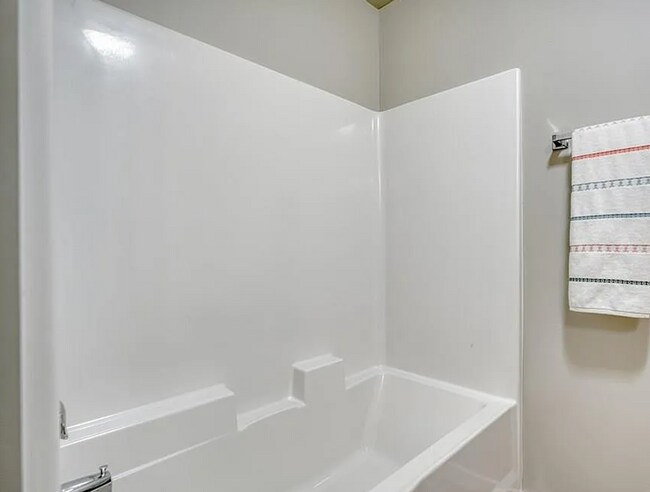 Building Photo - Modern 3-Bedroom Home with Resort-Style Amenities
