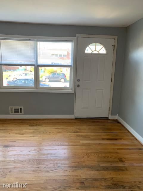 Building Photo - 3 br, 2 bath Townhome - 8120 Del Haven Rd