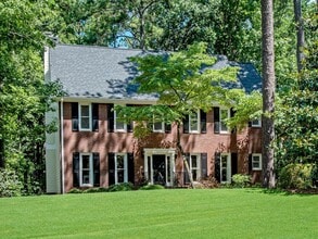 Building Photo - 3460 Goldenrod Dr