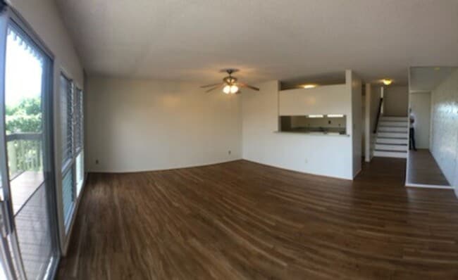 Building Photo - Hillside Terrace - Spacious 3 Bed, 2.5 Bat...