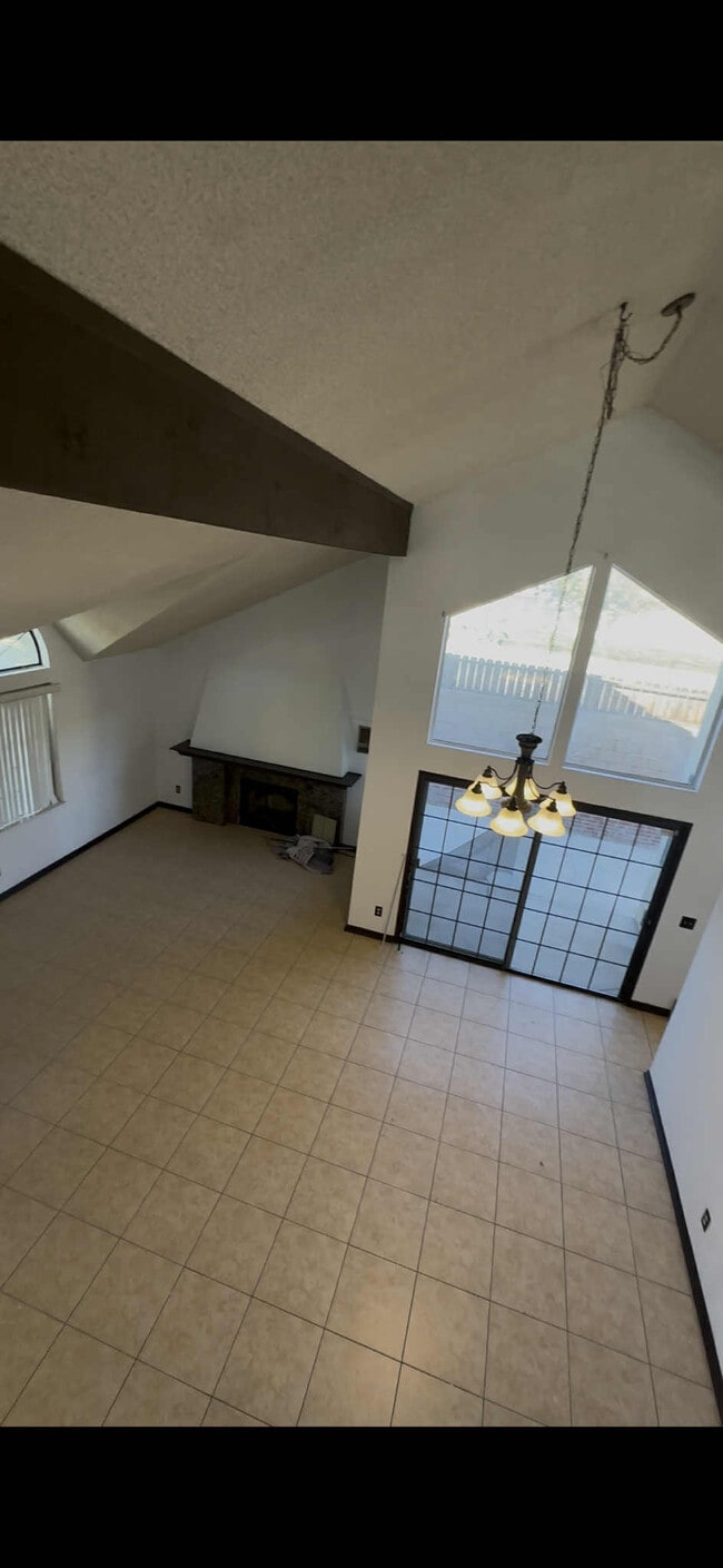 Foto del edificio - 5390 Meredith Ave