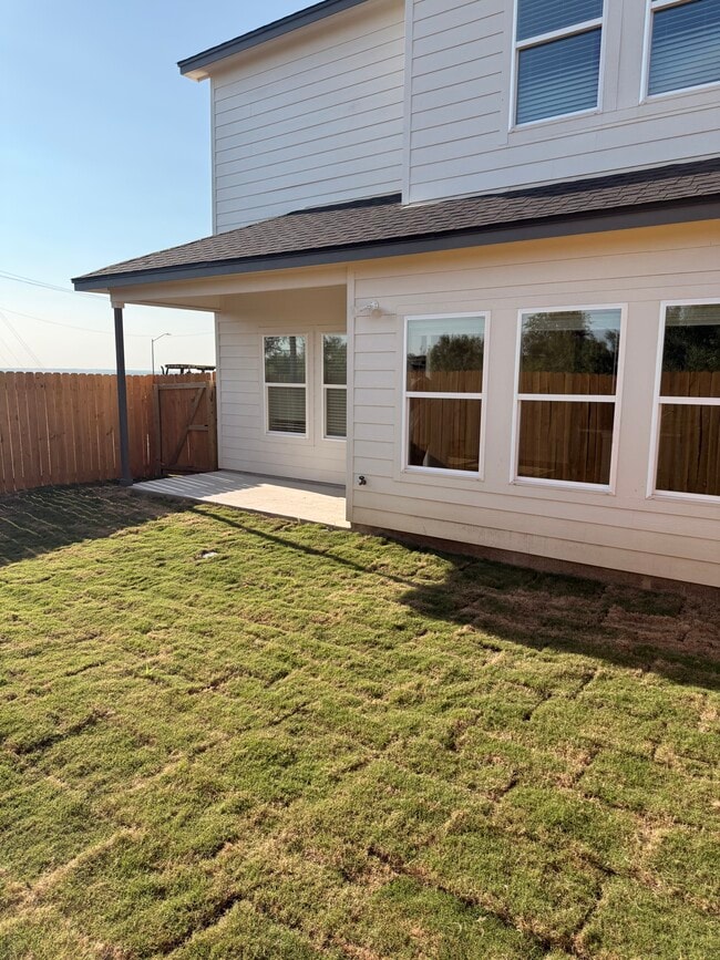 Building Photo - 510 War Admiral Dr